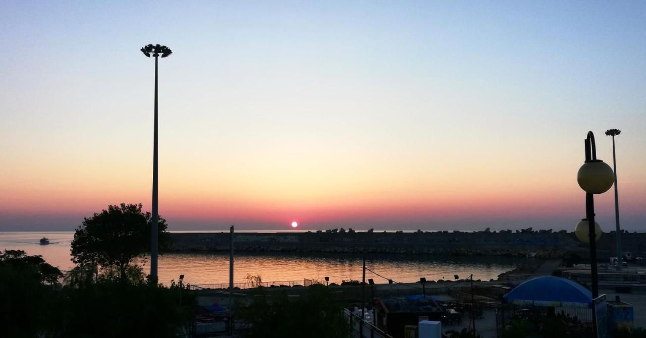 Camping Village Torrenova Ciro Marina Ngoại thất bức ảnh