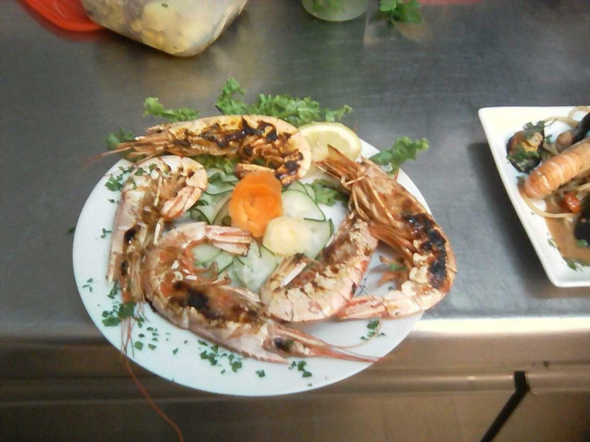 Camping Village Torrenova Ciro Marina Ngoại thất bức ảnh